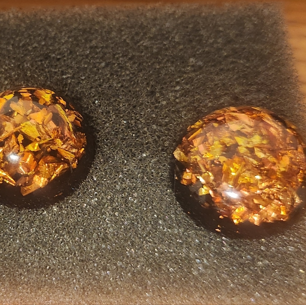 Elegant Gold Flake Stud Earrings